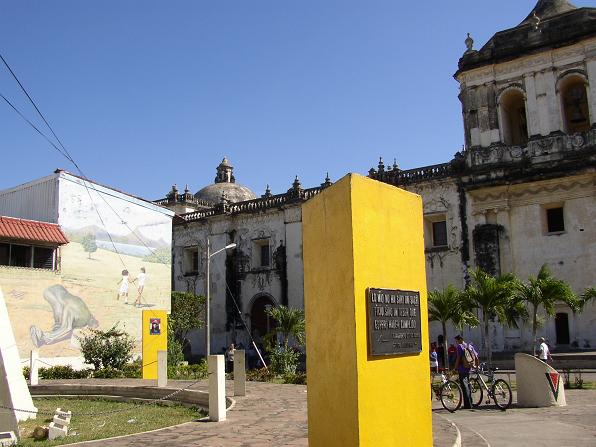 parque central leon.JPG